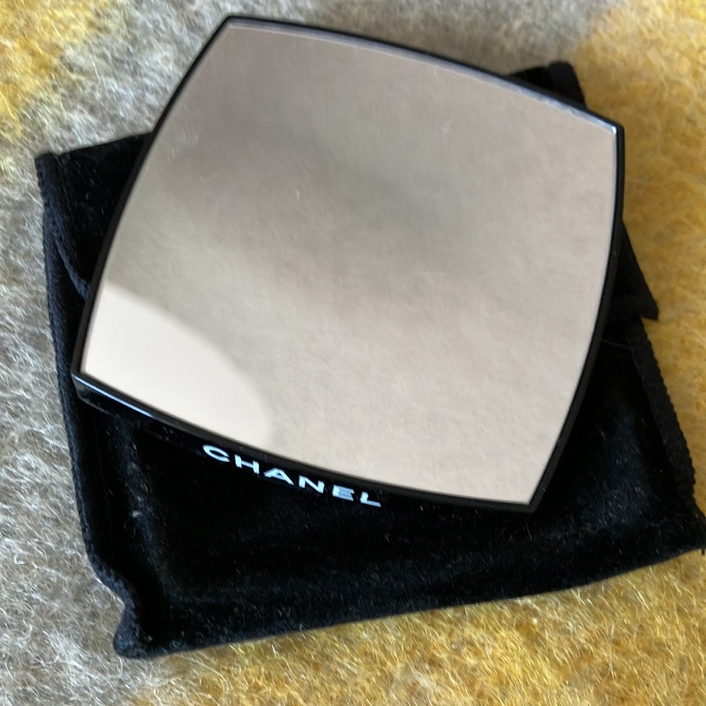 Chanel Compact Mirror - Picture 4 of 6